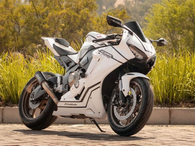 Honda CBR1000RR Motorrad Verkleidung 2017-2023 - Weiss mit Schwarz Streifen Fireblade