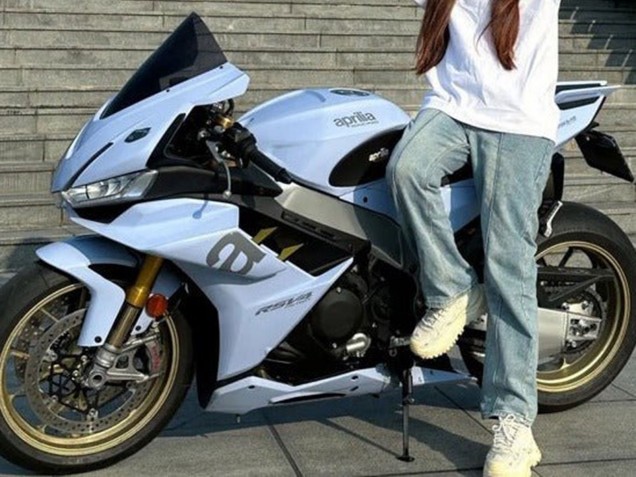 Aprilia RSV4 1100 Motorrad Verkleidung 2021-2024 - Matt Hellblau