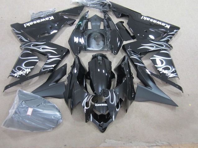 Schwarz mit weißer Flamme 03-05 ZX10R Motorrad Verkleidung Schwarz mit weißer Flamme 03-05 ZX10R Motorrad Verkleidung